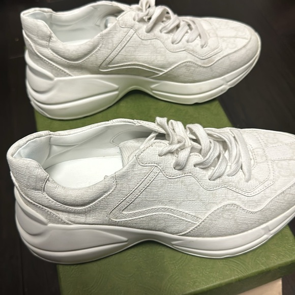 Supreme White Gucci Ryton Sneakers. - Picture 2 of 12